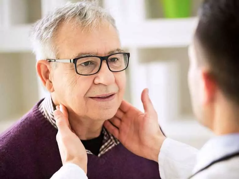 Rak krtani – koszt palenia papierosów