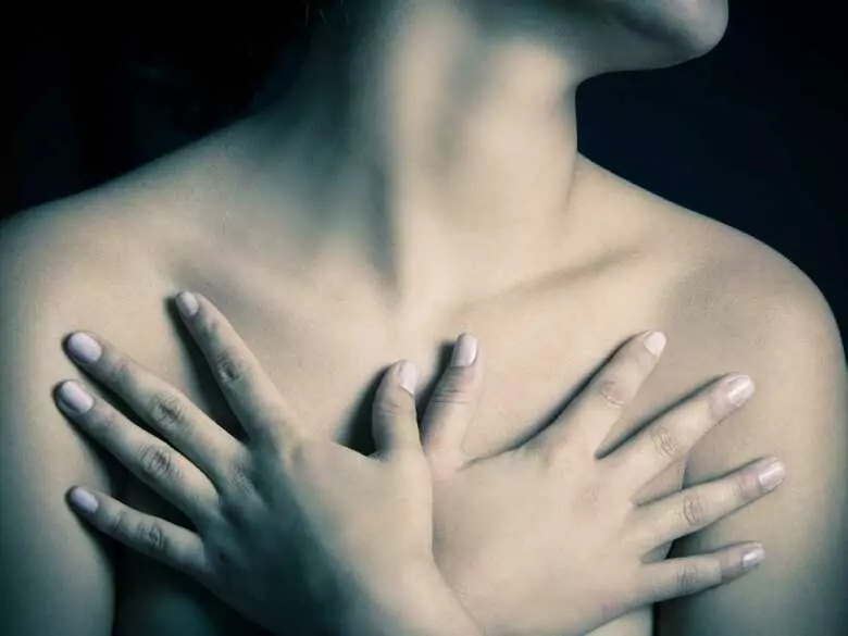 Wokół profilaktycznej mastektomii narosło wiele szkodliwych mitów. Za mało się mówi o możliwych powikłaniach